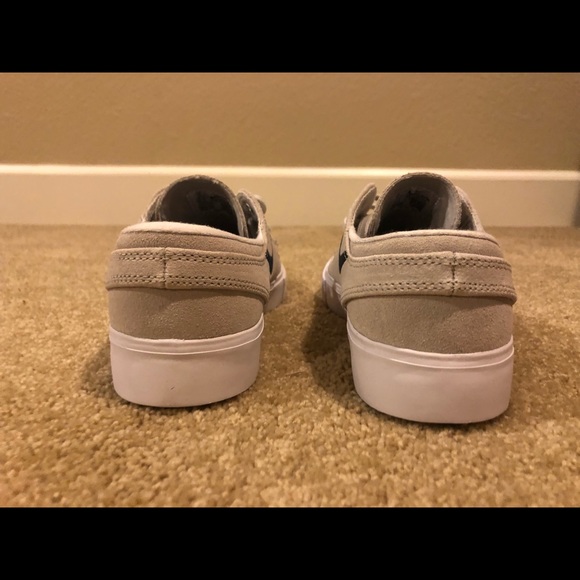 Nike SB Zoom Janoski RM (Women’s) - Picture 4 of 6